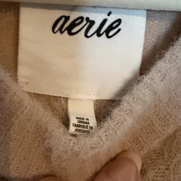 Aerie M Beige Crewneck Boxy Soft Sweater.Ribbed cuffs/hem/neck.Oversized. EUC - Picture 3 of 7